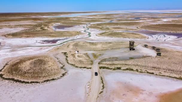 Вид Беспилотник Движущийся Дороге Мертвое Соленое Озеро Туз Турции Пейзаж — стоковое видео