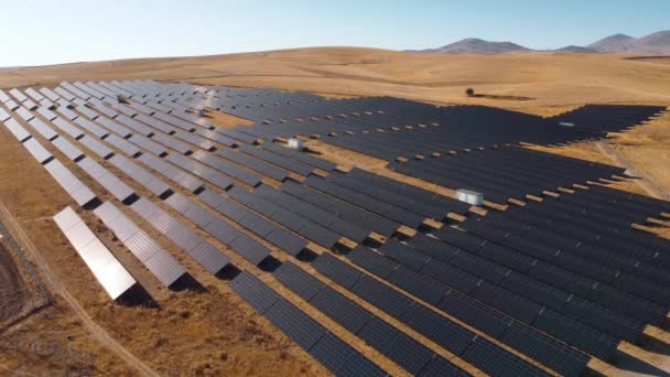 Panel Solar Filas Vista Aérea Paneles Fotovoltaicos Granja Desde Cielo — Vídeo de stock