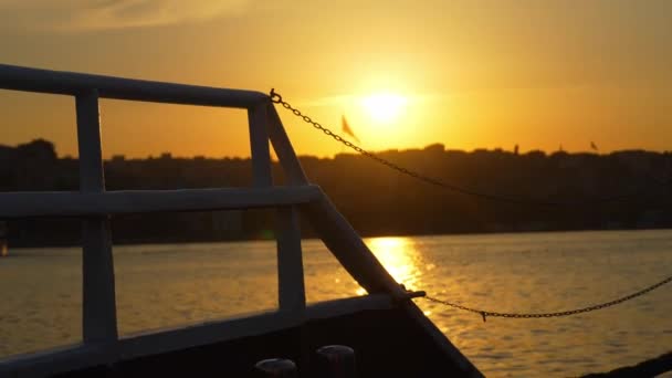 Cubierta Barandillas Crucero Yate Barco Hermosa Puesta Sol Vista Mar — Vídeo de stock