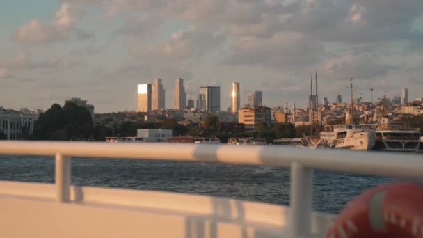 Deck Und Geländer Von Kreuzfahrtschiff Jacht Oder Boot Schöner Sonnenuntergang — Stockvideo