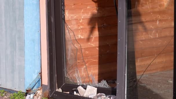 Broken Glass Door Window City Street Vandalism Theft Apartment House — Stock Video