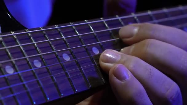 Mesmerizing Close Musician Playing Electric Guitar Blue Lighting Skillfully Brnkání — Stock video