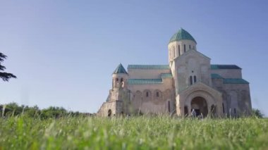 Kutaisi, Gürcistan 'daki Bagrati Katedrali Kutaisi, Kutsal Bakire Meryem' in (Bagrati Katedrali) varsayımı, Gürcistan 'da etkileyici bir şekilde Varsayım Katedrali' nin restore edilmesi,