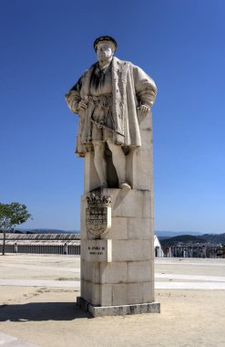 Coimbra, Portekiz - 15 Ağustos 2022: Paco das Escolas Üniversitesi 'nde III. Joao Heykeli
