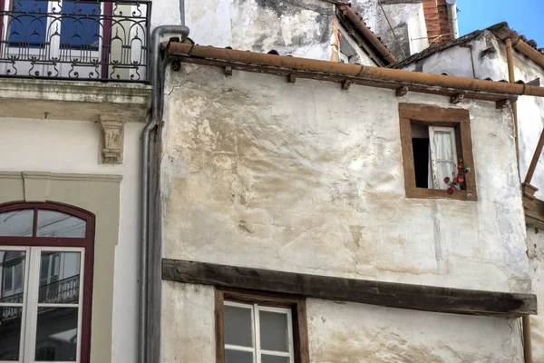 Coimbra Πορτογαλία Αυγούστου 2022 Όψη Δρόμου Που Δείχνει Παλιά Πρόσοψη — Φωτογραφία Αρχείου
