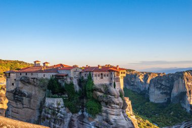 Varlaam Kutsal Manastırı, Yunanistan 'ın en büyük ikinci Meteora manastırı.