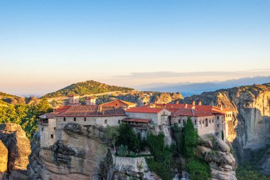 Varlaam Kutsal Manastırı, Yunanistan 'ın en büyük ikinci Meteora manastırı.
