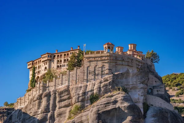 Varlaam Kutsal Manastırı, Yunanistan 'ın en büyük ikinci Meteora manastırı.