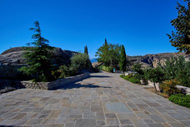 Teselya, Yunanistan ve Avrupa 'daki Meteora Kutsal Üçlü Manastırı' ndan manzara