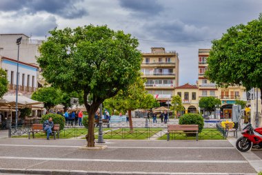 Sparti Yunanistan 'ın modern kentsel manzarası. Sparti, Laconia, Yunanistan ve Avrupa 'daki ünlü antik Sparta kentini anmak amacıyla kuruldu.