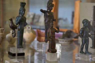 Sparta Arkeoloji Müzesi 'nin iç manzarası. Lakedaemonia olarak bilinen Sparta 'nın antik Akropolis bölgesinden binlerce bulguya ev sahipliği yapar.