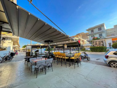 Sparti Yunanistan 'ın modern kentsel manzarası. Sparti, Laconia, Yunanistan ve Avrupa 'daki ünlü antik Sparta kentini anmak amacıyla kuruldu.