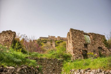 Yunanistan 'ın Bizans kenti Mystras' tan görüntü. Mystras şehri bir arkeoloji müzesidir ve 1951 yılında Yunanistan 'ın Lakonya kentinde açıldı.