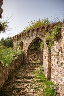 Yunanistan 'ın Bizans kenti Mystras' tan görüntü. Mystras şehri bir arkeoloji müzesidir ve 1951 yılında Yunanistan 'ın Lakonya kentinde açıldı.