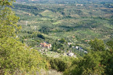 Yunanistan 'ın Bizans kenti Mystras' tan görüntü. Mystras şehri bir arkeoloji müzesidir ve 1951 yılında Yunanistan 'ın Lakonya kentinde açılmıştır.
