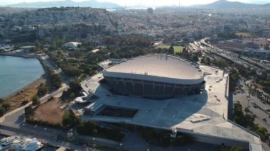 SEF kısaltmasıyla bilinen Barış ve Dostluk Stadyumu, Yunanistan 'ın Pire kentinde yer alan çok amaçlı bir kapalı arenadır.