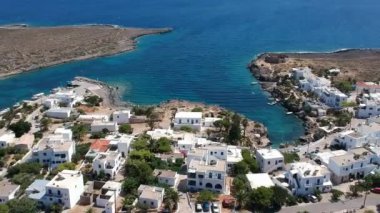 Yunanistan 'ın Kythera adasındaki Avlemonas veya Avlemon köyünün hava manzarası.
