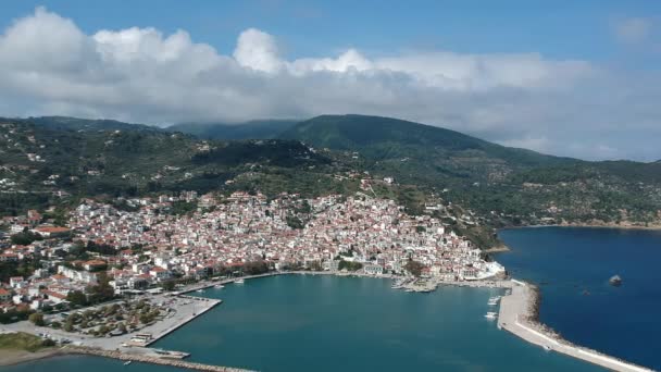 Hermosa Vista Aérea Sobre Famosa Ciudad Skopelos También Conocida Como — Vídeos de Stock