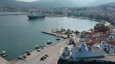 Yunanistan 'ın Sporades Adası' ndaki Chora olarak da bilinen ünlü Zelos kasabasının güzel hava manzarası