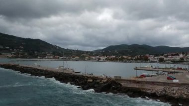 Yunanistan 'ın Sporades Adası' ndaki Chora olarak da bilinen ünlü Zelos kasabasının güzel hava manzarası