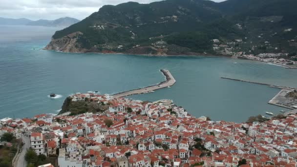 Hermosa Vista Aérea Sobre Famosa Ciudad Skopelos También Conocida Como — Vídeo de stock