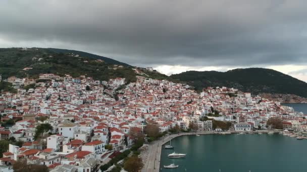 Piękny Widok Lotu Ptaka Słynne Miasto Skopelos Znane Również Jako — Wideo stockowe