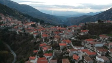Yunanistan 'ın Sporades Adası' ndaki Chora olarak da bilinen ünlü Zelos kasabasının güzel hava manzarası