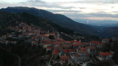Yunanistan 'ın Sporades Adası' ndaki Chora olarak da bilinen ünlü Zelos kasabasının güzel hava manzarası