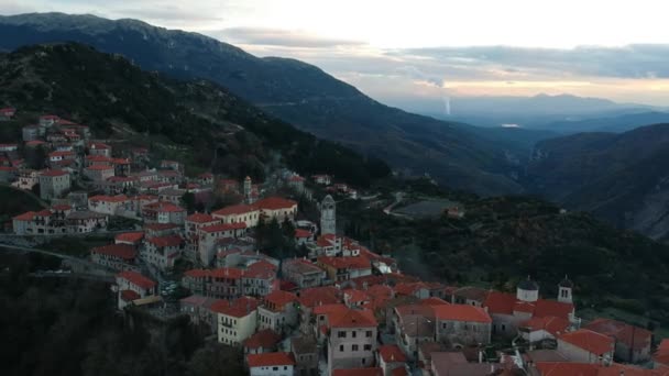 Skopelos島 Sporades ギリシャのChoraとしても知られている有名なSkopelos町の美しい空の景色 — ストック動画