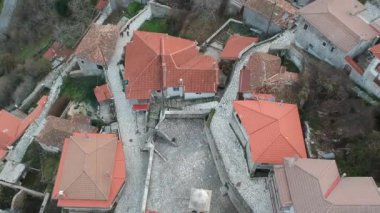Yunanistan 'ın Sporades Adası' ndaki Chora olarak da bilinen ünlü Zelos kasabasının güzel hava manzarası