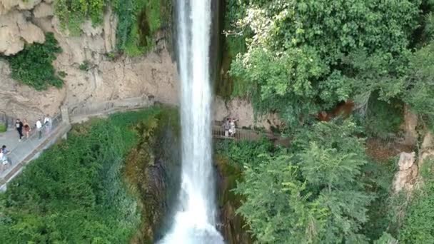 Vista Panorâmica Aérea Das Poderosas Cachoeiras Edessa Área Circundada Cidade — Vídeo de Stock