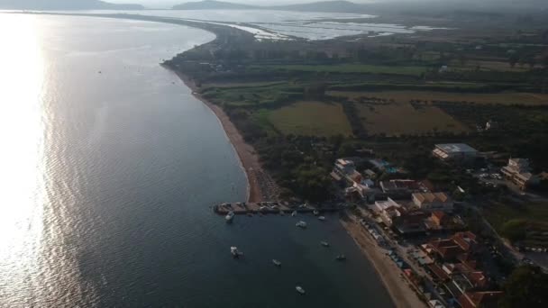 Blick Aus Der Luft Über Die Küstenstadt Gialova Der Bucht — Stockvideo