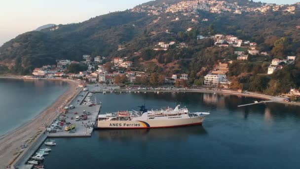Scenic View Anes Ferry Boat Docking Small Beautiful Greek Harbor — Stockvideo