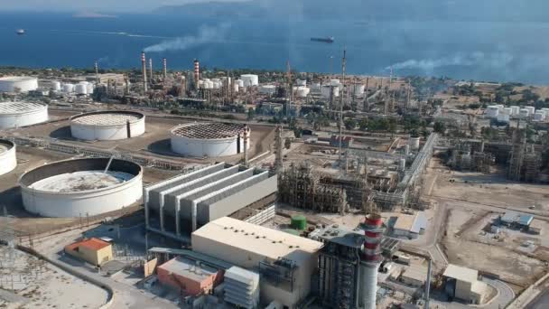 Flygfoto Berömda Full Fungerande Anläggning Och Oljeraffinaderi Motorolja Korinth Område — Stockvideo
