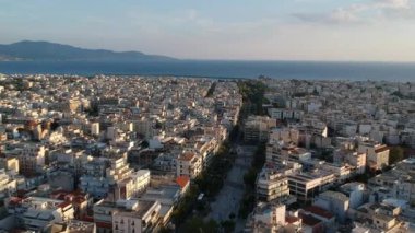 Yunanistan 'ın Kalamata şehrinin merkezinde güzel bir manzara var. Messenia, Yunanistan, Avrupa üzerinde hava fotoğrafçılığı