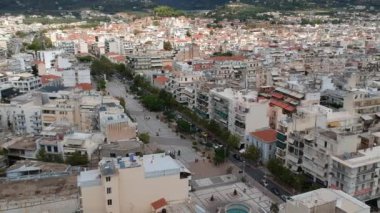 Yunanistan 'ın Kalamata şehrinin merkezinde güzel bir manzara var. Messenia, Yunanistan, Avrupa üzerinde hava fotoğrafçılığı