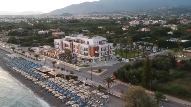 Yunanistan Messinia Kentindeki Kalamata Kenti Üzerinde Gün Batımında Havadan Deniz — Stok video