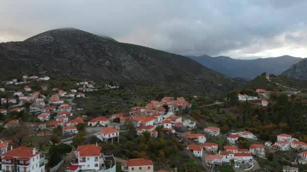Aerial Panoramic View Picturesque Mountainous Village Kremasti Laconia Winter Located — Vídeo de Stock