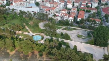 Yunanistan 'ın Kozani kenti üzerinde hava panoramik manzarası