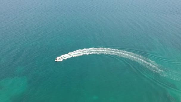 Aerial Top View Extreme Power Motor Boat Donut Water Sports — Video Stock