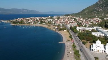 Hava manzarası, Kamena Vourla şehri ve Ege denizi burnu, Yunanistan 'ın Phthiotis kentindeki ünlü turizm beldesi.