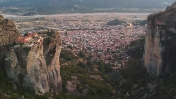 Flygfoto Över Meteora Klippformation Centrala Grekland Värd Största Brådstörtat Byggda — Stockvideo