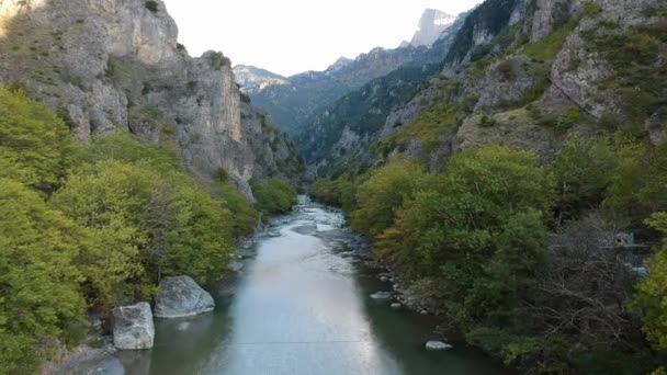 Famosa Ponte Apedrejada Konitsa Sobre Rio Aoos Tymfi Mount Zagori — Vídeo de Stock