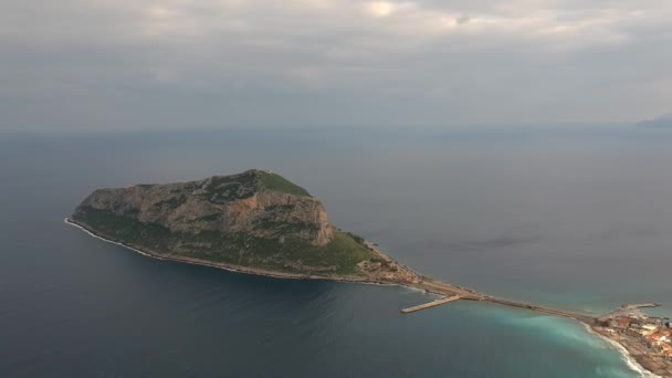 Widok Lotu Ptaka Stare Średniowieczne Miasteczko Zamkowe Monemvasia Lakonii Peloponezu — Wideo stockowe