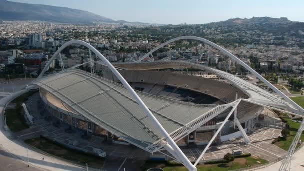 由圣地亚哥 卡拉特拉瓦 Santiago Calatrava 拥有美丽的云彩和蔚蓝的天空 位于希腊雅典的奥林匹克体育场Oaka — 图库视频影像