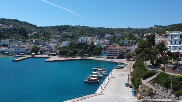 帕蒂里是希腊爱琴海Sporades的Alonnisos岛首府 希腊Sporades的爱琴海 Magnesia的爱琴海 — 图库视频影像