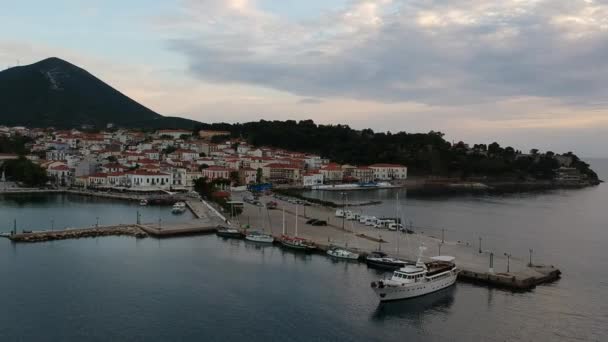 Aerial View Beautiful Seaside City Pylos Located Western Messenia Peloponnese — Vídeo de stock
