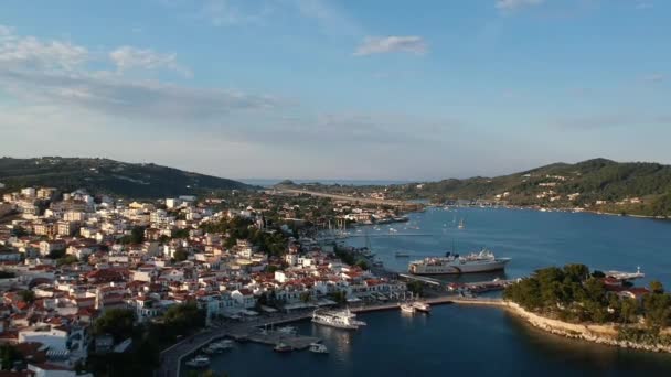 그리스의 스키타 스포라데스 마그네시아에 상공을 비행기로 내려다본 — 비디오