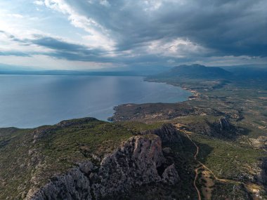 Laconia, Moreloponese, Yunanistan 'daki Plytra bölgesi üzerinde hava manzarası.