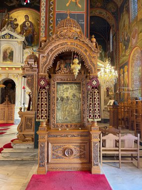 Yunanistan 'ın Messenia kentindeki Kalamata şehrinin eski tarihi merkezinde Ypapanti Metropolitan Kilisesi (Kurtarıcının Sunumu)